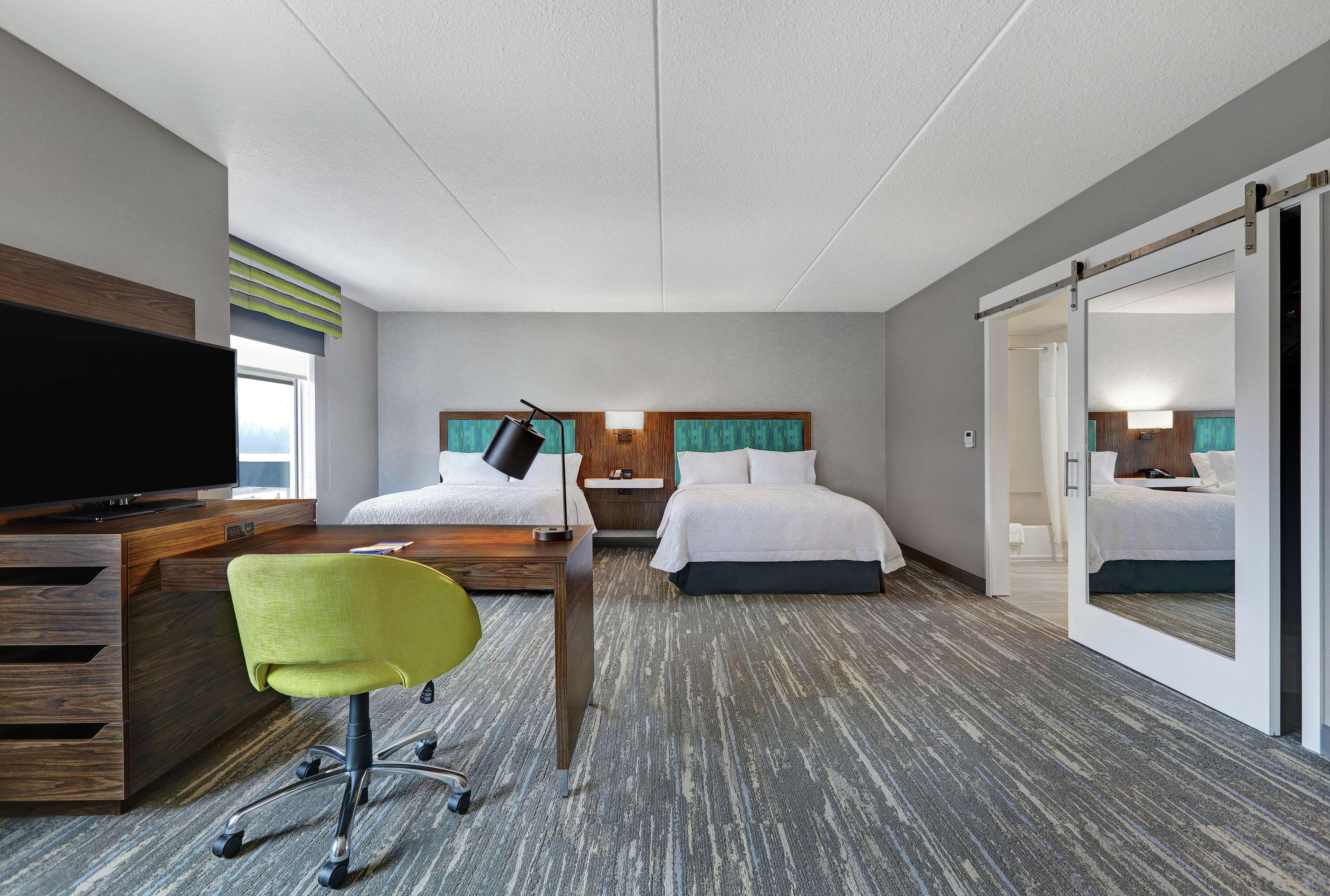 Hampton 3*