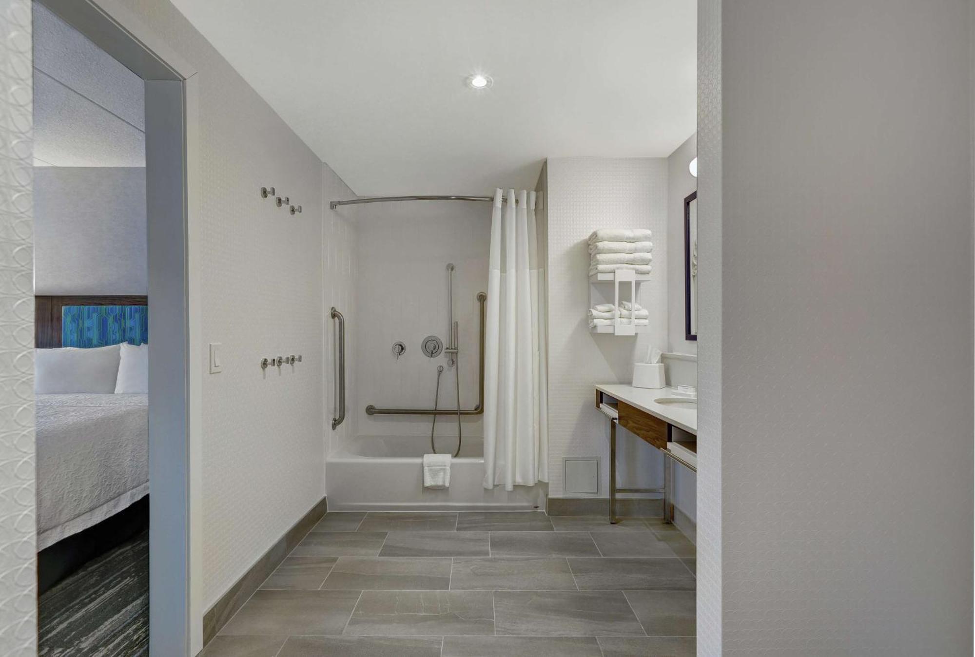 Hampton Hotel 3*