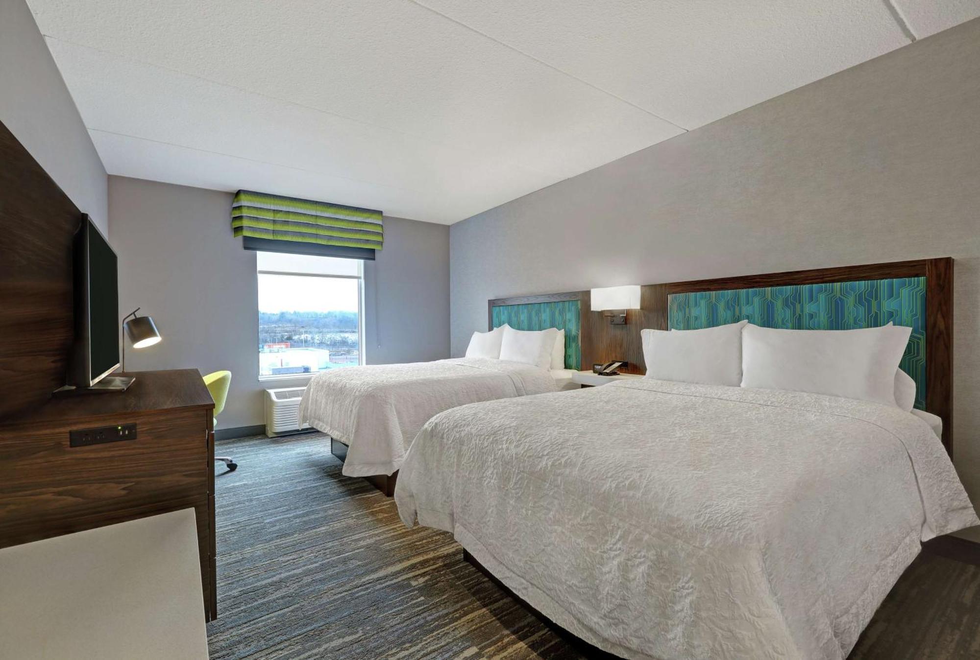Hotel Hampton 3*