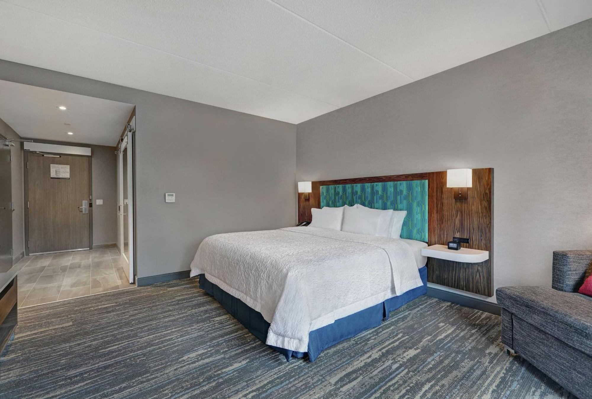 Hampton Hotel 3*